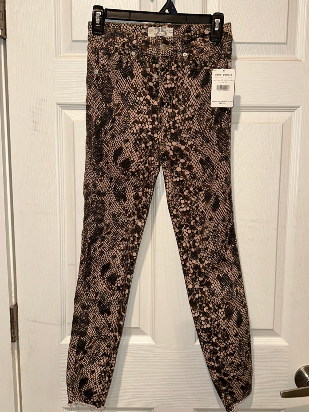 New NWT Free People 25 python Snakeskin print Skinny Jeans - Black & Beige